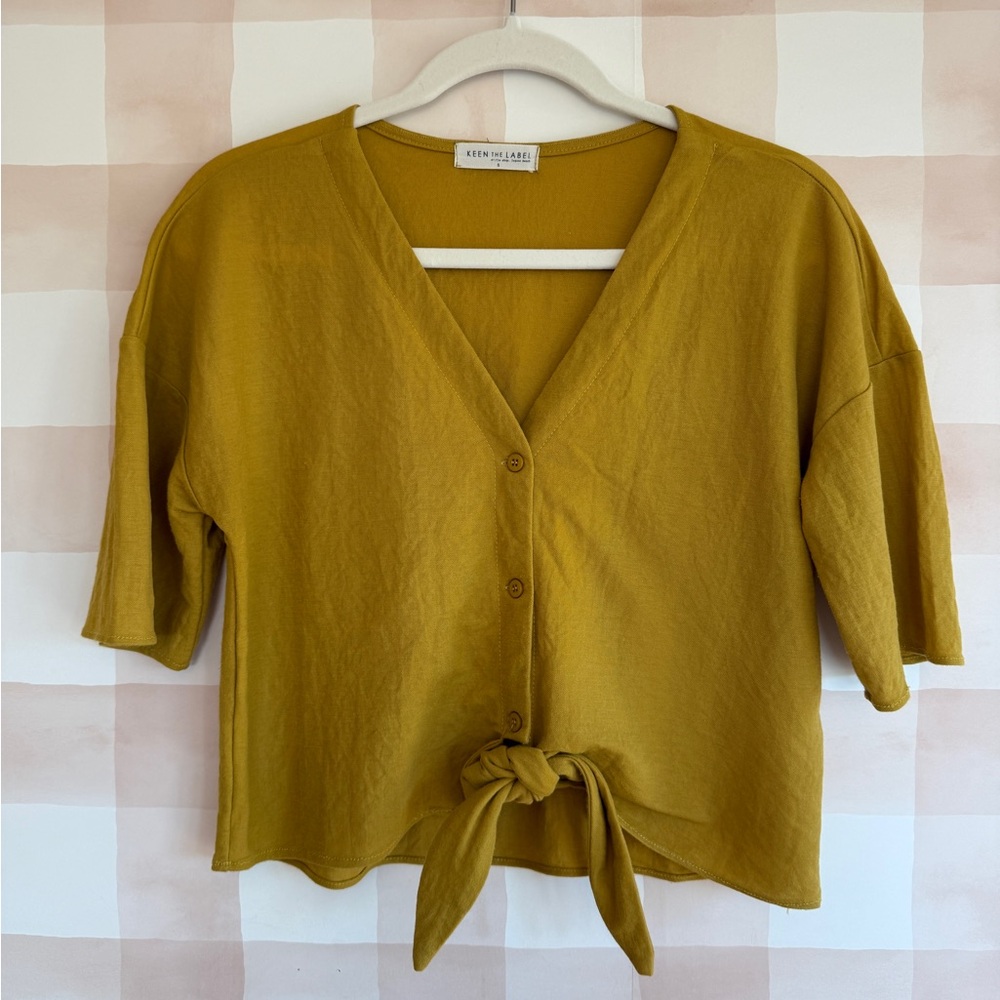 Yellow cropped button down tie front
